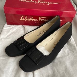 Black fabric Ferragamo bow pumps, size 7